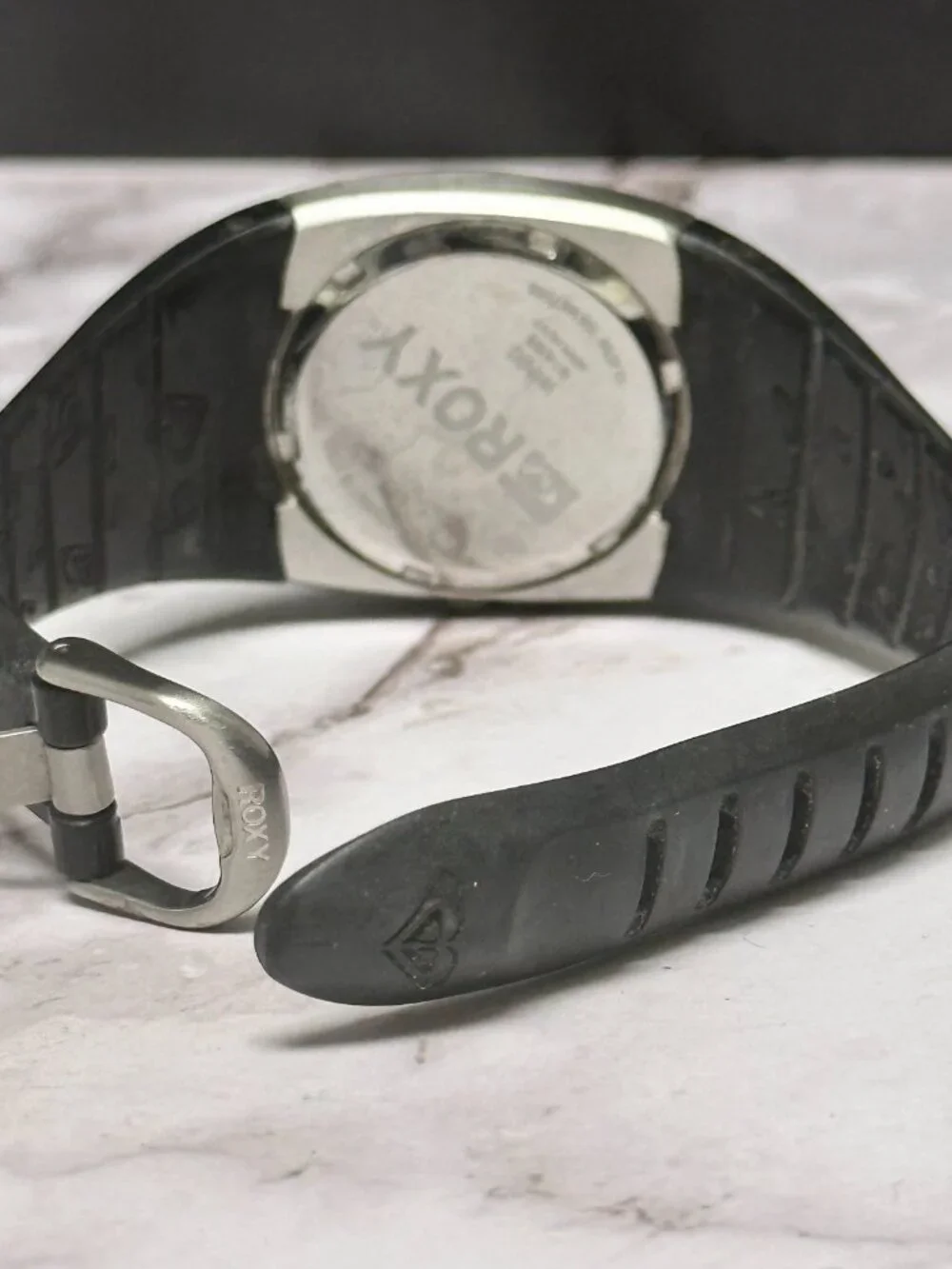 Roxy Winki Womens Watch Silver Tone Mother of Pearl Dial Silicone Band Works